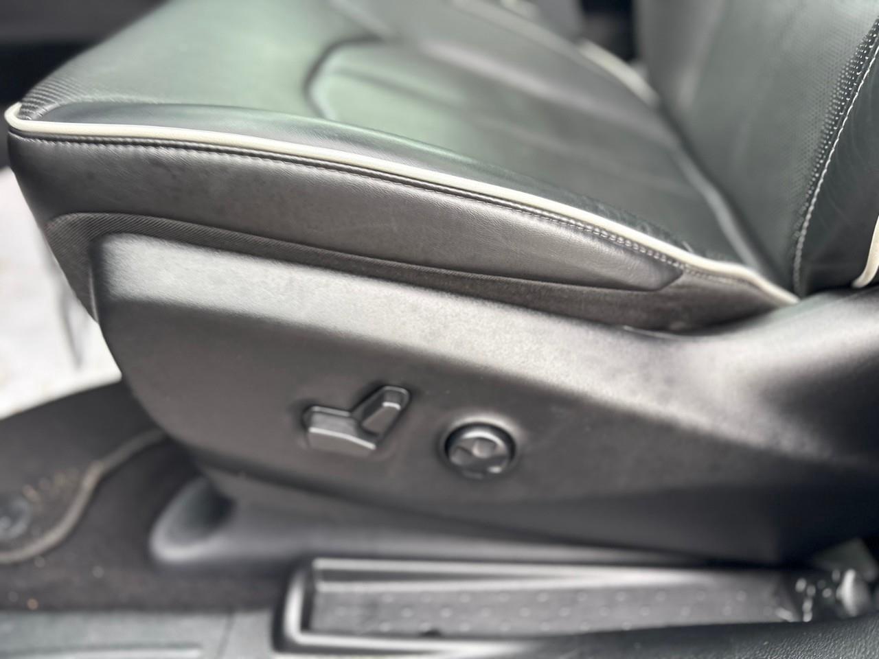 2024 Chrysler Pacifica Limited All-Wheel Drive Passenger Van Photo