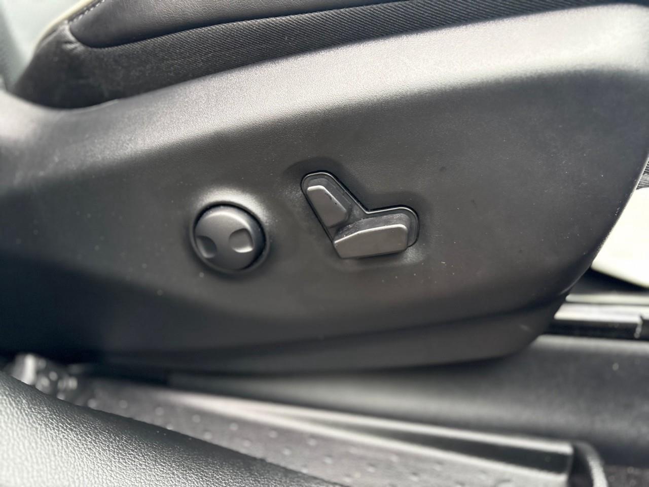 2024 Chrysler Pacifica Limited All-Wheel Drive Passenger Van Photo