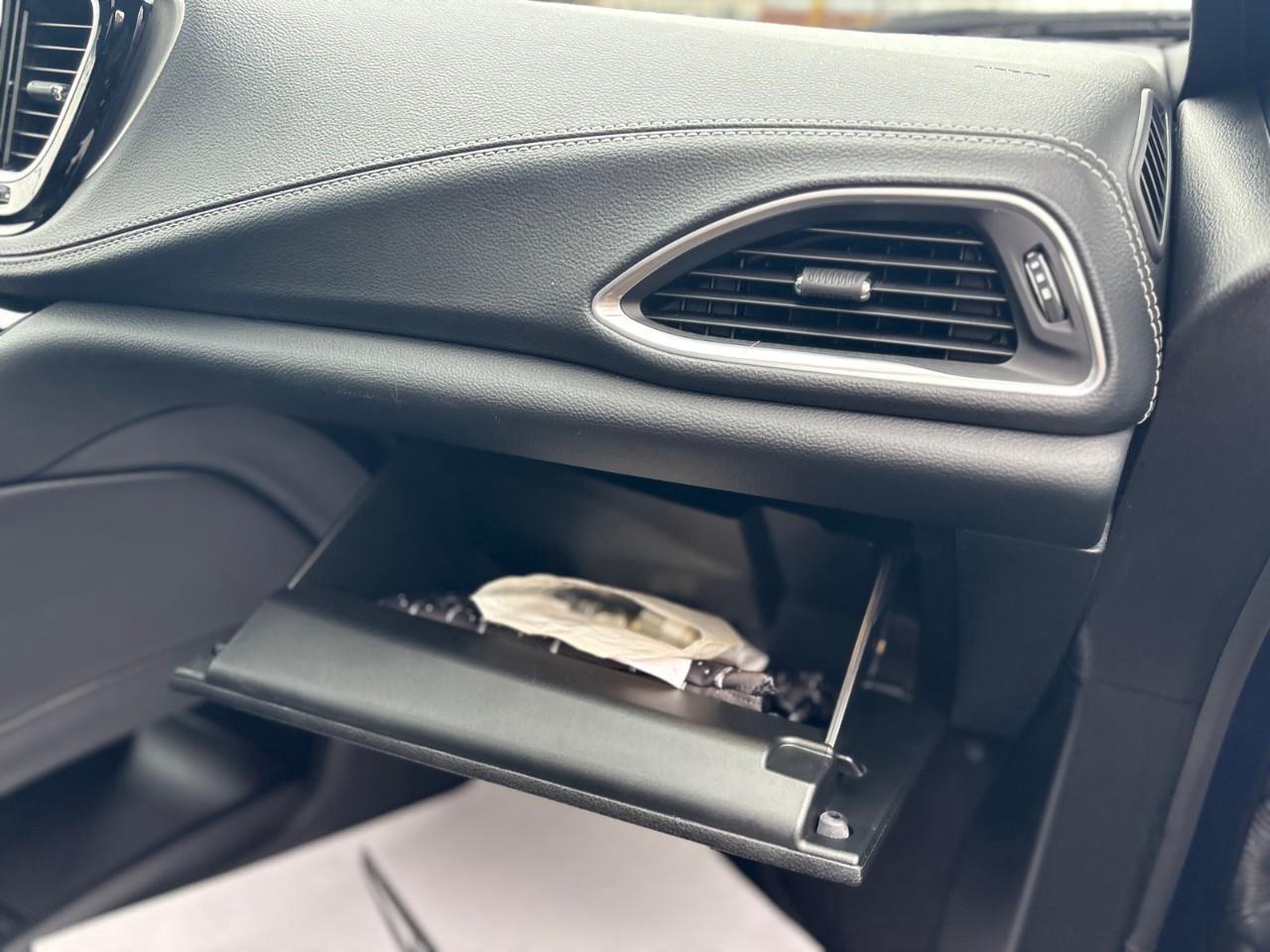 2024 Chrysler Pacifica Limited All-Wheel Drive Passenger Van Photo