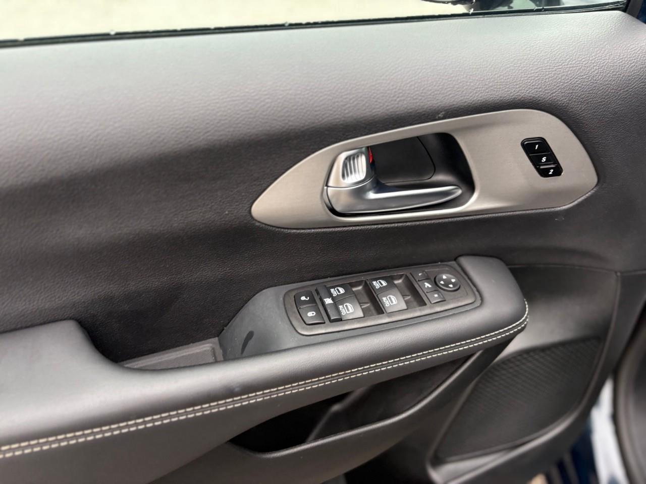 2024 Chrysler Pacifica Limited All-Wheel Drive Passenger Van Photo