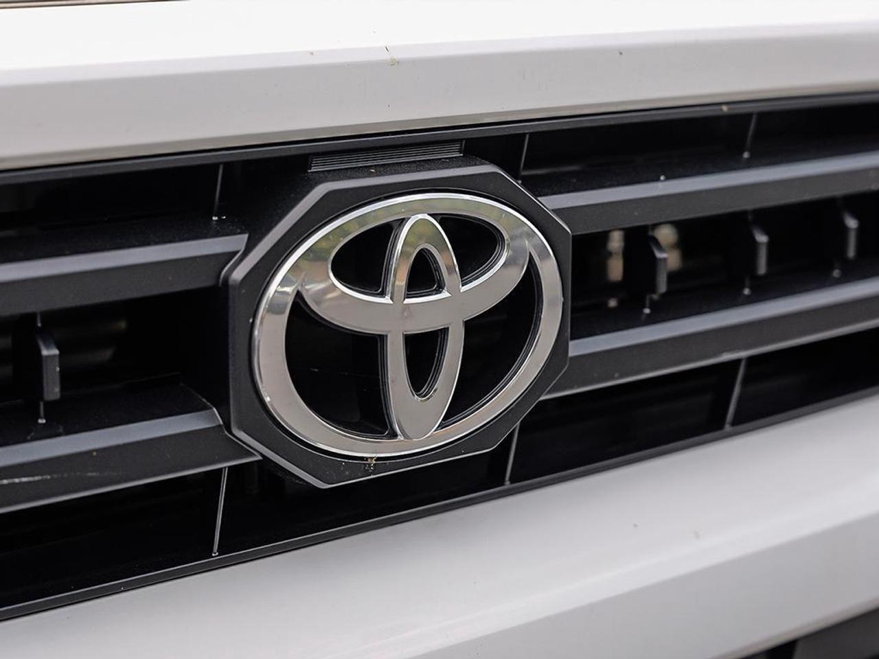 2026 Toyota 4Runner Base 4dr 4x4 Photo