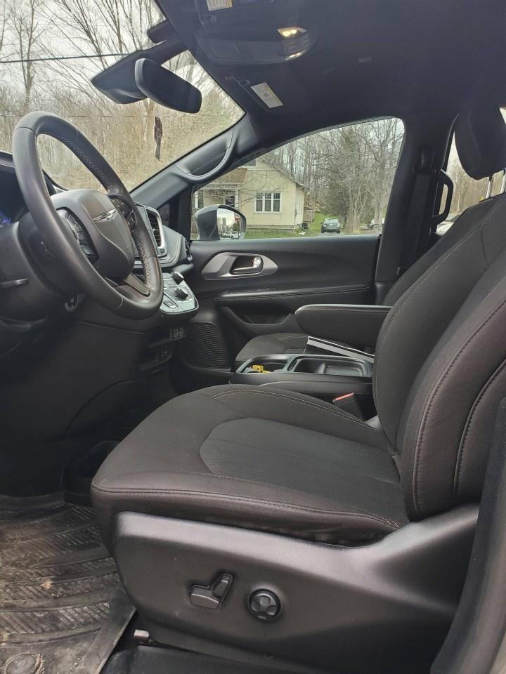 2022 Chrysler Pacifica Touring AWD Photo