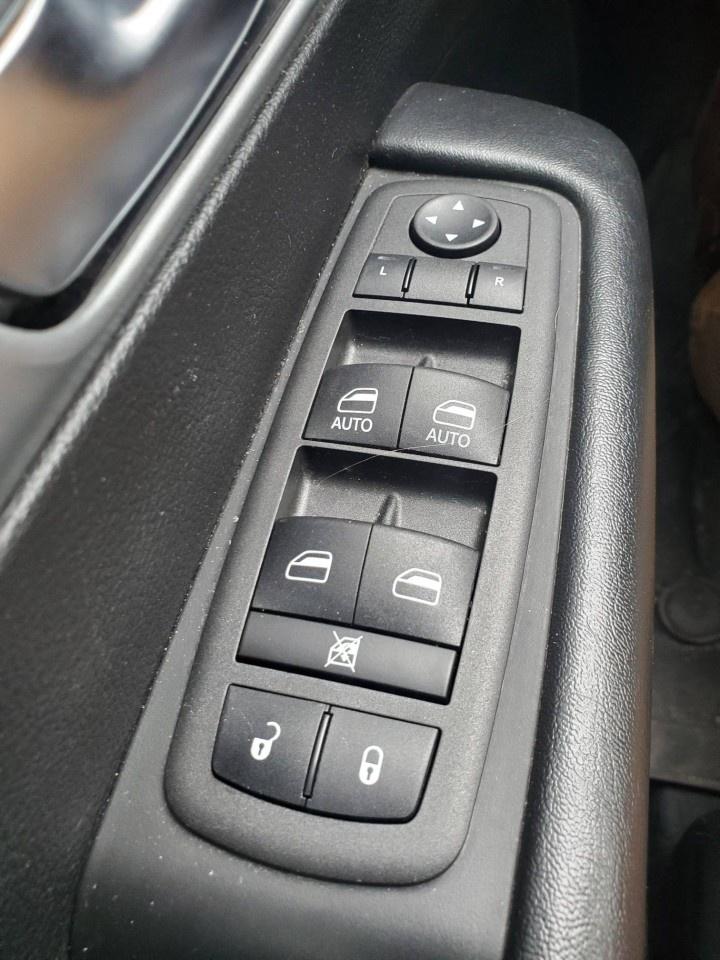 2022 Chrysler Pacifica Touring AWD Photo