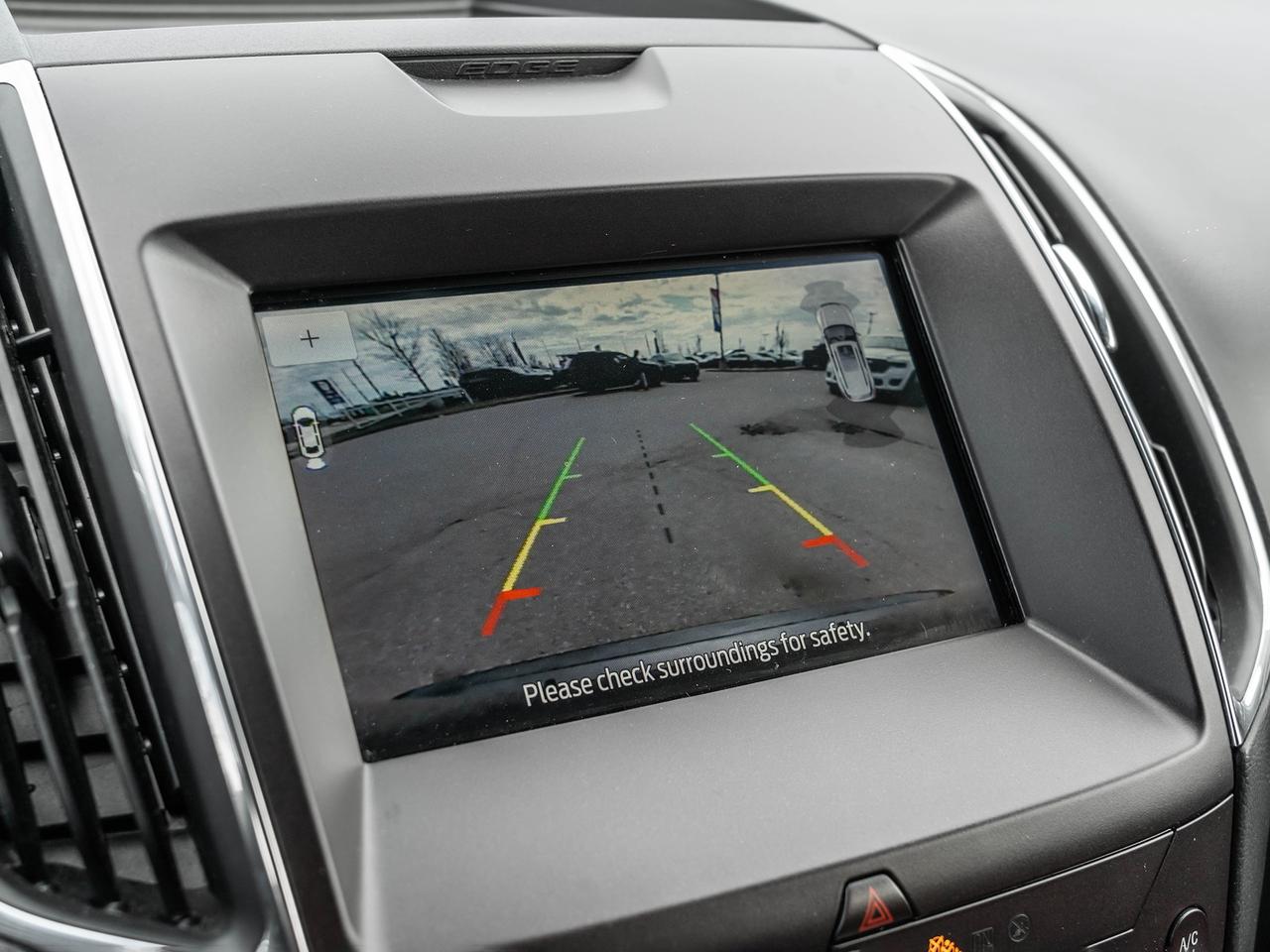 2020 Ford Edge Titanium AWD  ROOF  NAVI  LEATHER SEATS Photo