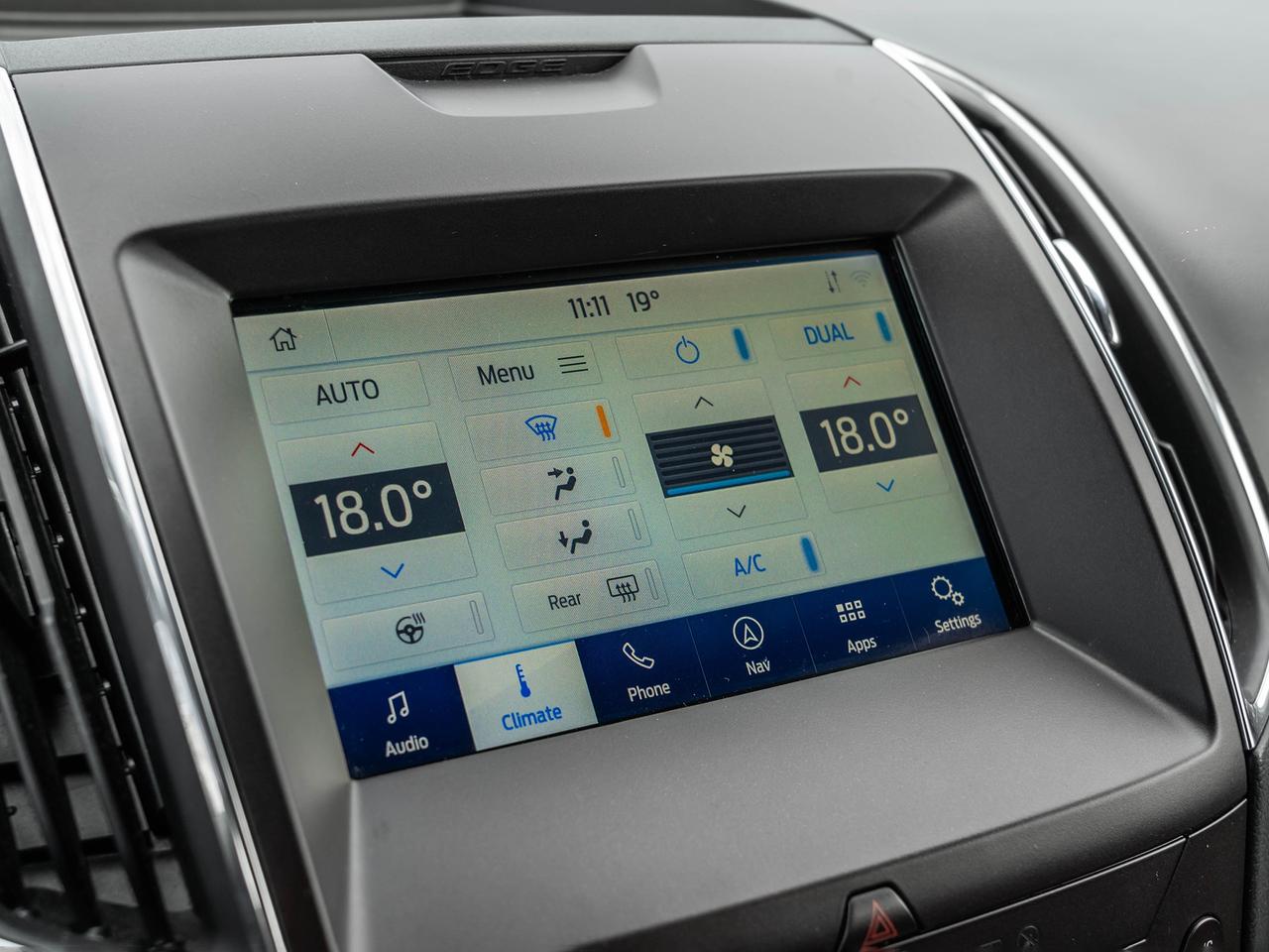 2020 Ford Edge Titanium AWD  ROOF  NAVI  LEATHER SEATS Photo