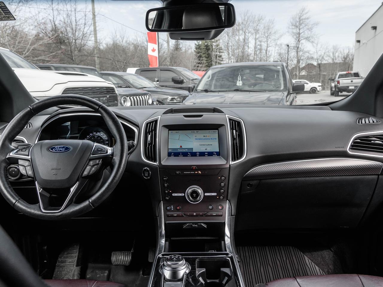 2020 Ford Edge Titanium AWD  ROOF  NAVI  LEATHER SEATS Photo