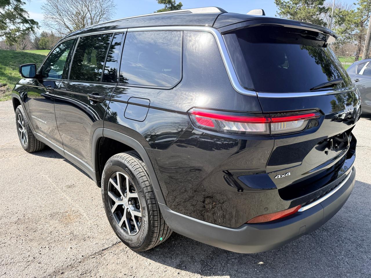 2025 Jeep Grand Cherokee L Limited 4dr 4x4 Photo