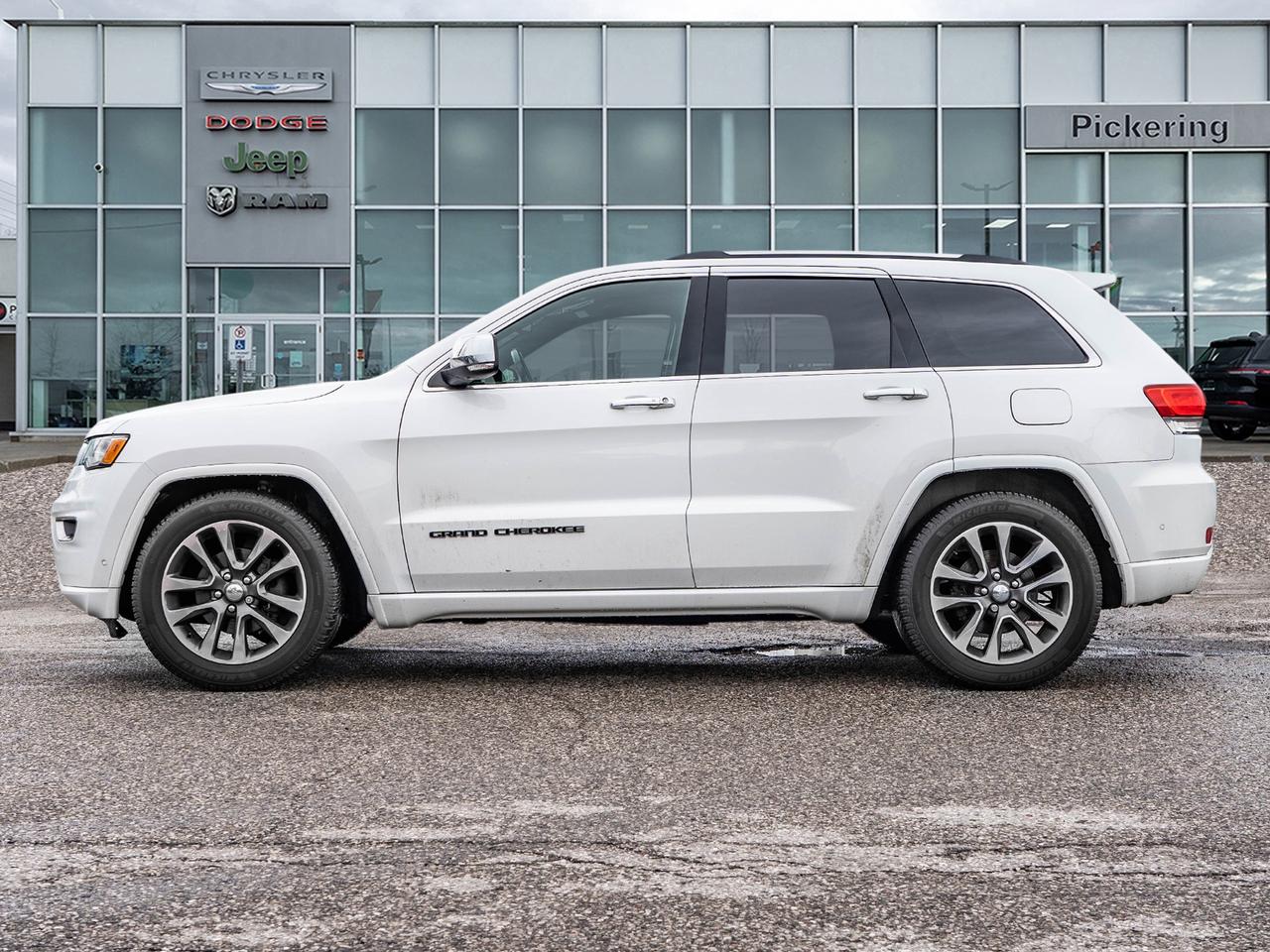 2018 Jeep Grand Cherokee Overland 4x4  ROOF  NAVI  LEATHER SEATS  LOW KMS Photo2