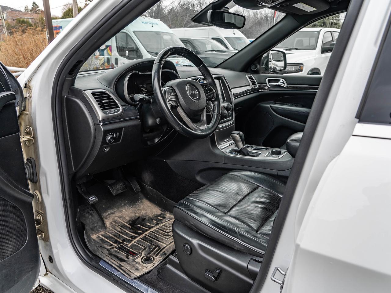 2018 Jeep Grand Cherokee Overland 4x4  ROOF  NAVI  LEATHER SEATS  LOW KMS Photo