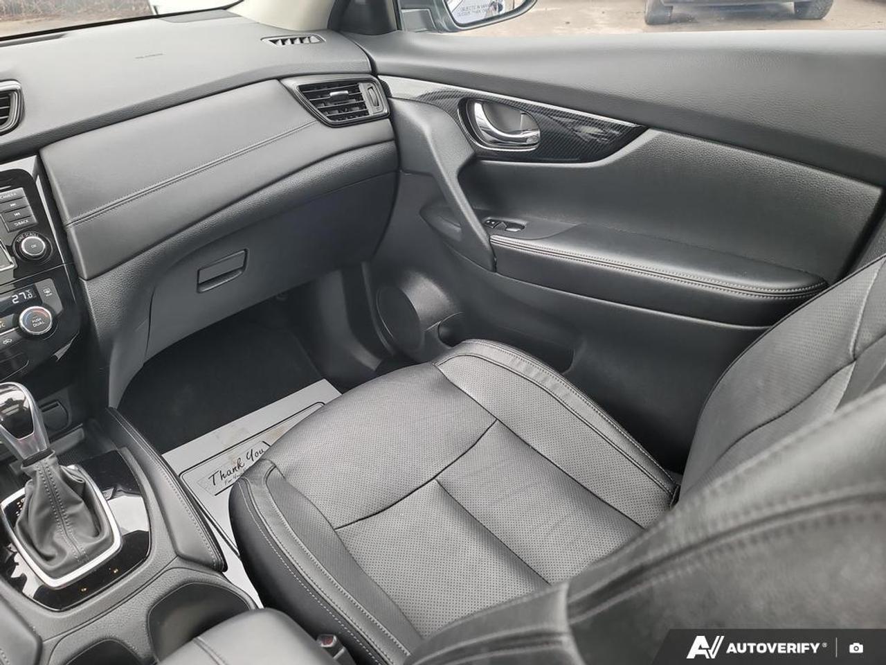 2020 Nissan Rogue SV HEATED SEATS   LANE ASSIST   SMART DEVICE INTEG Photo