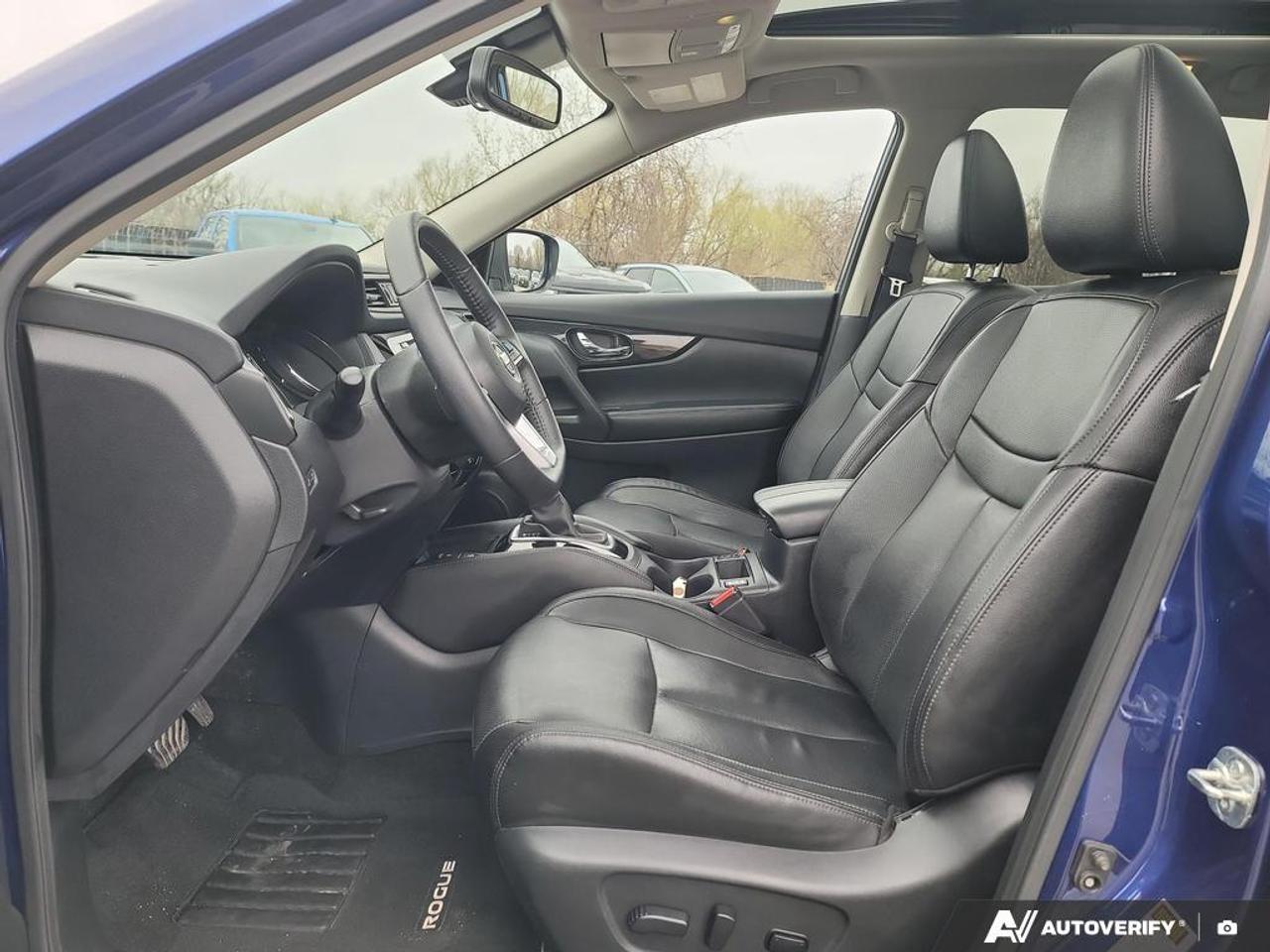 2020 Nissan Rogue SV HEATED SEATS   LANE ASSIST   SMART DEVICE INTEG Photo