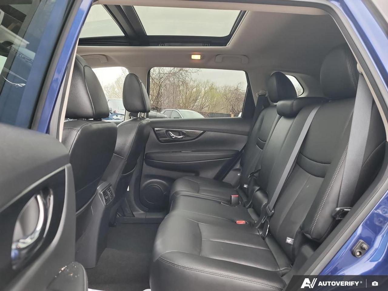 2020 Nissan Rogue SV HEATED SEATS   LANE ASSIST   SMART DEVICE INTEG Photo