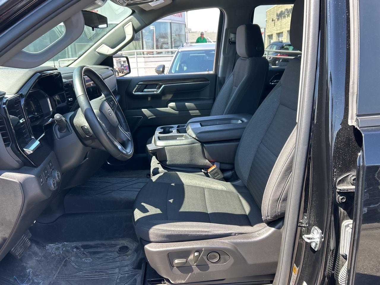 2024 Chevrolet Silverado 1500 RST Photo