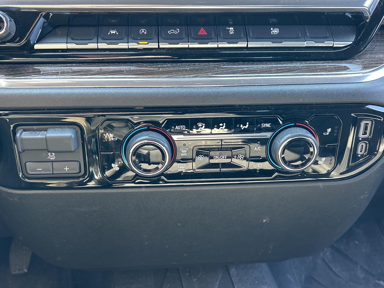 2024 Chevrolet Silverado 1500 RST Photo