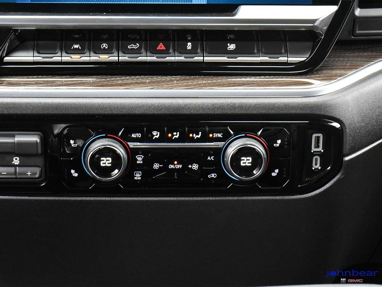 2024 Chevrolet Silverado 1500 RST Photo