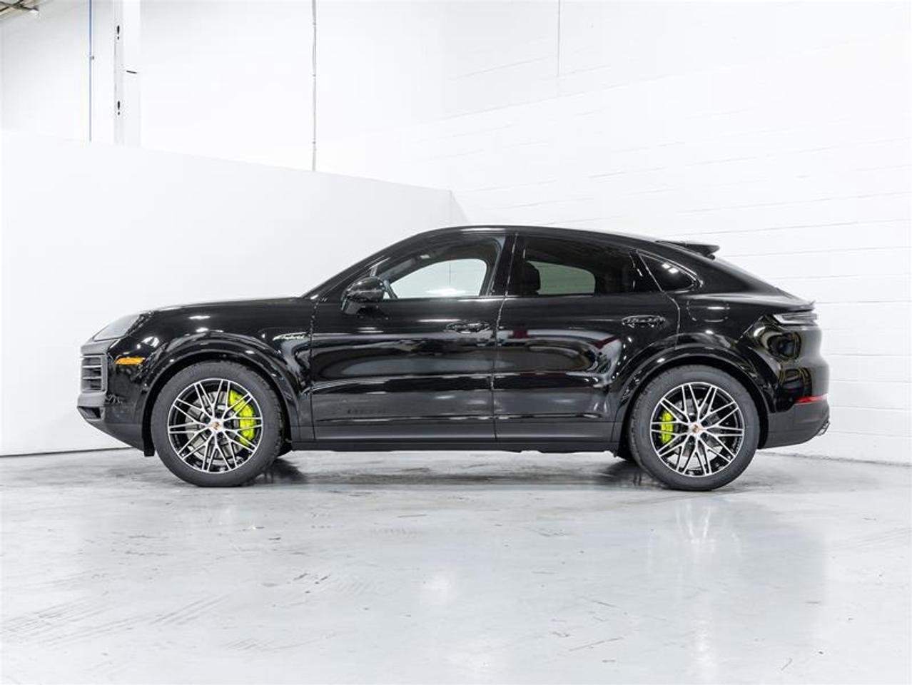 2026 Porsche Cayenne  Photo2
