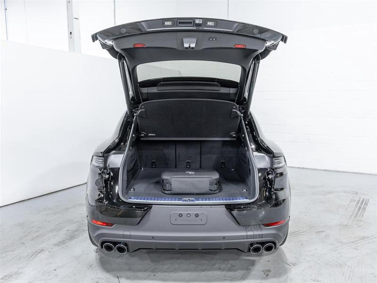 2026 Porsche Cayenne  Photo