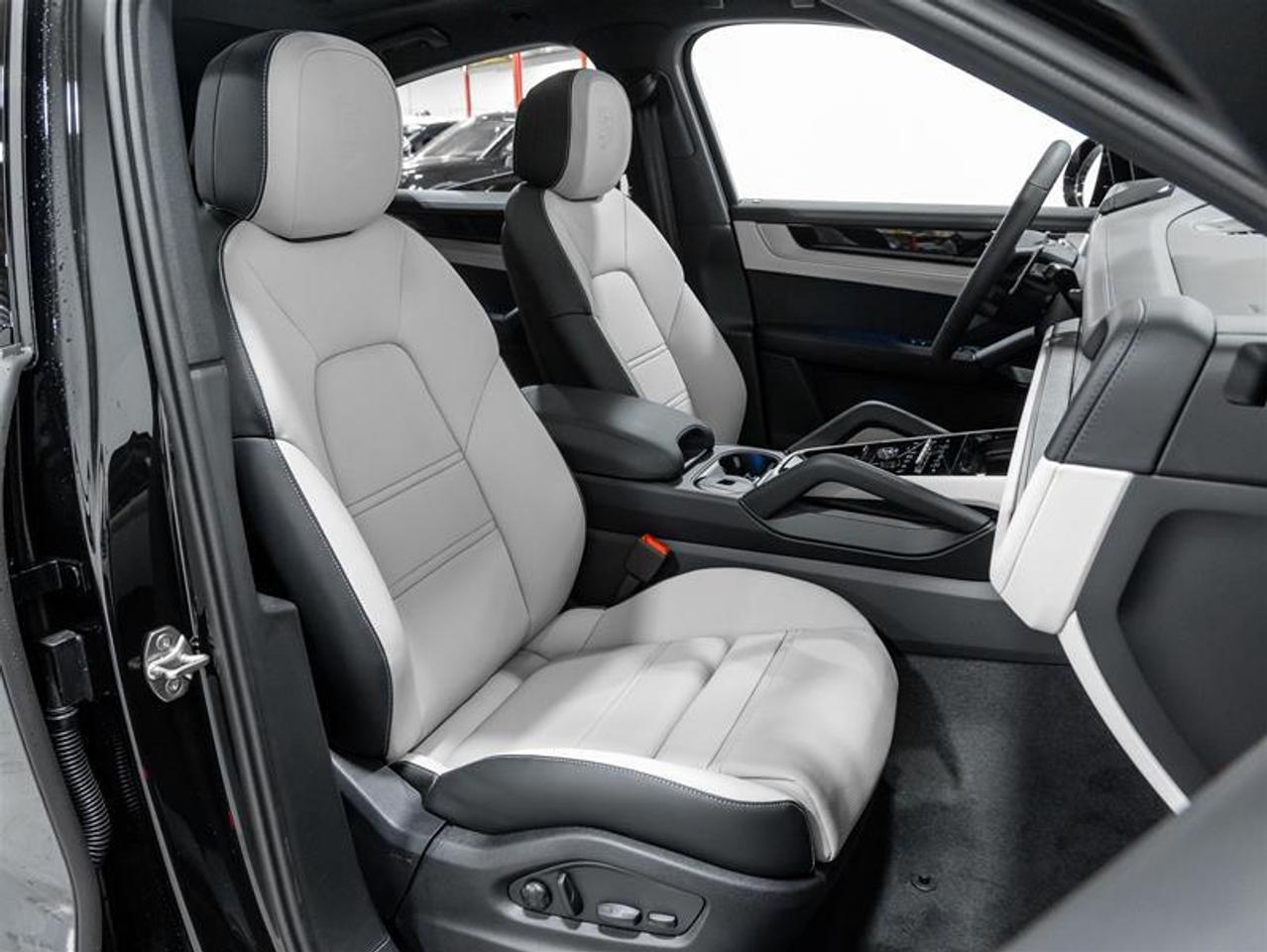 2026 Porsche Cayenne  Photo
