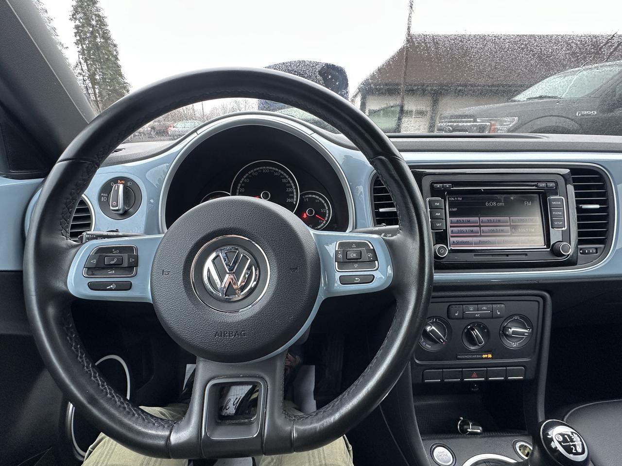 2015 Volkswagen Beetle Coupe Comfortline*MANUAL*ONE OWNER*SUNROOF/LEATHERETTE* Photo
