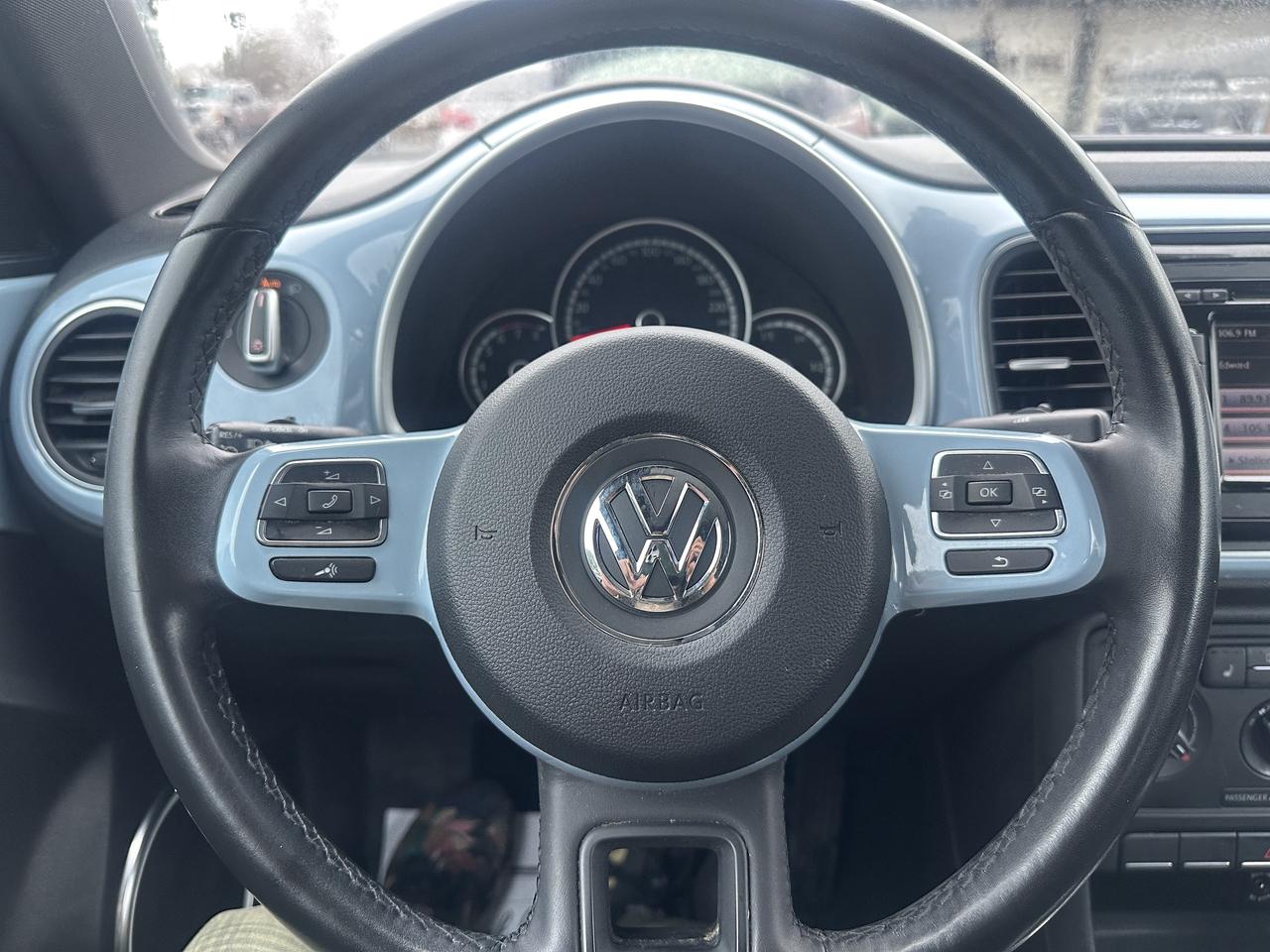 2015 Volkswagen Beetle Coupe Comfortline*MANUAL*ONE OWNER*SUNROOF/LEATHERETTE* Photo