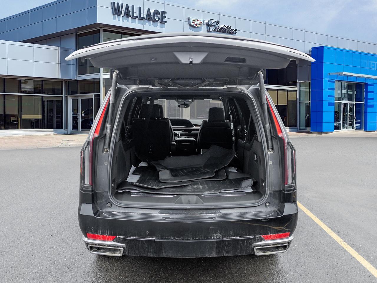 2023 Cadillac Escalade ESV Premium   Diesel   Sunroof   Super cruise Photo