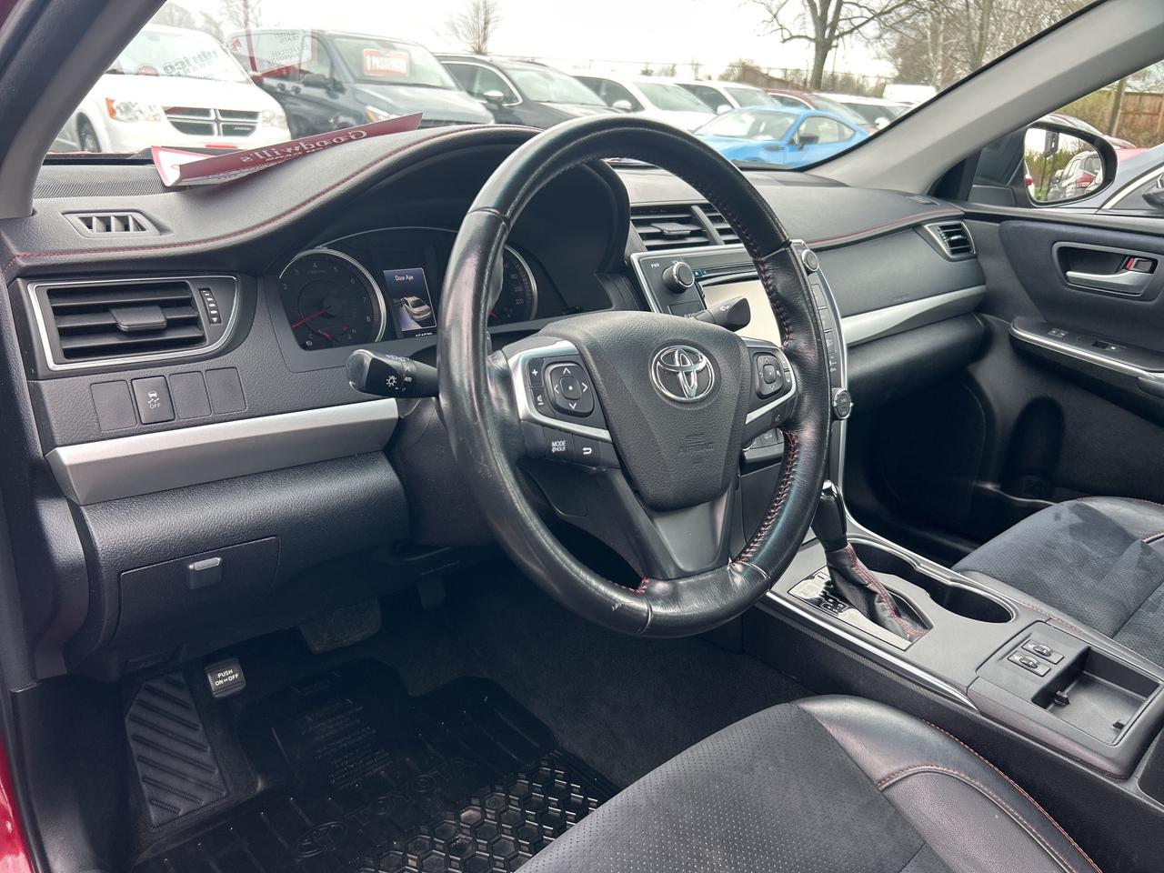 2016 Toyota Camry XSE, POWER SEATS, BACK UP CAMERA, HEATED CLOTH! Photo