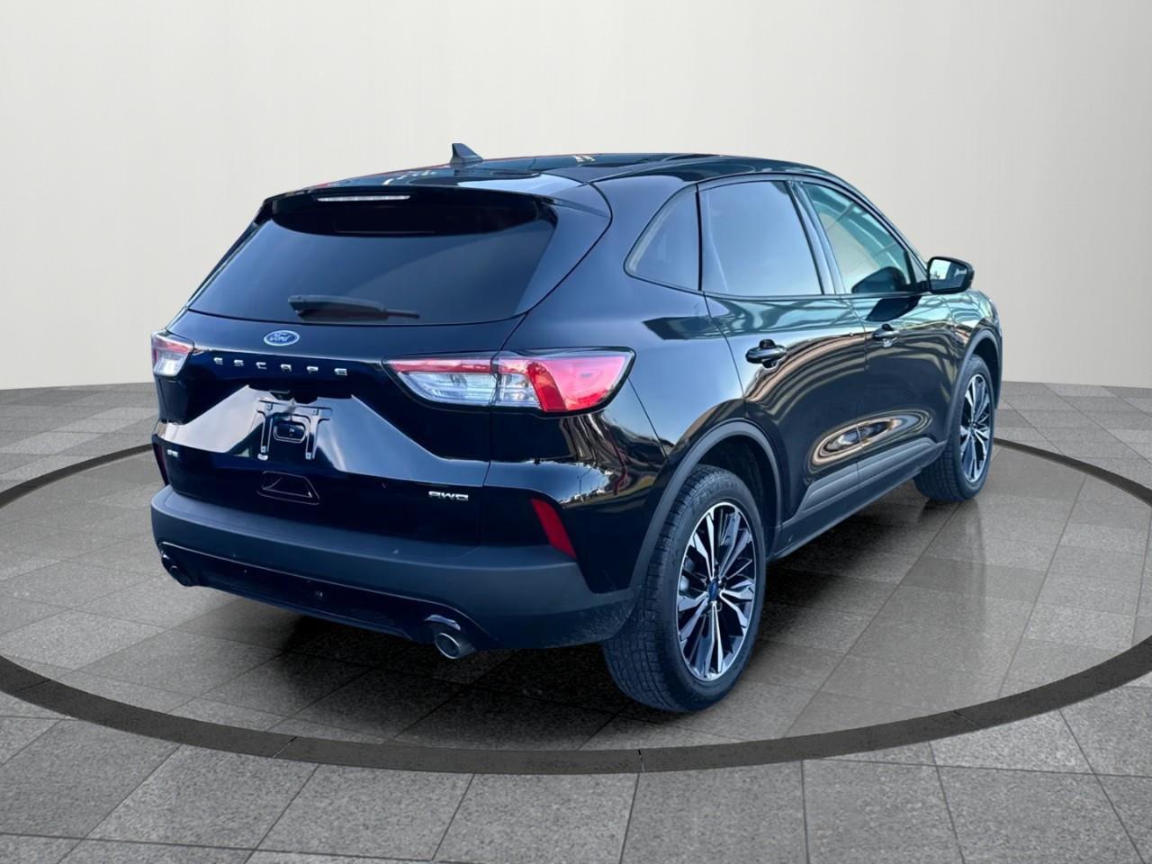 2022 Ford Escape SE 4dr All-Wheel Drive Photo