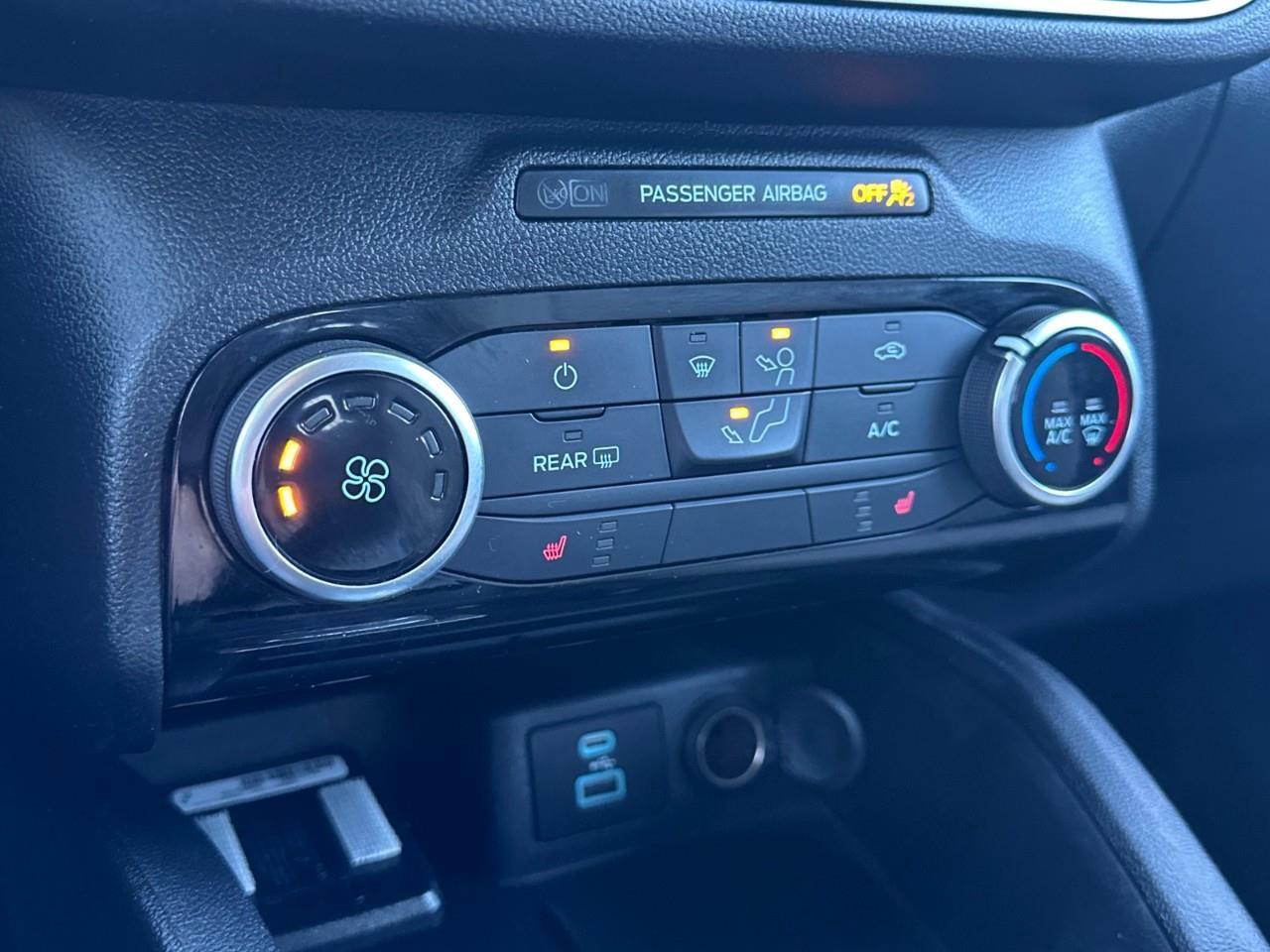 2022 Ford Escape SE 4dr All-Wheel Drive Photo