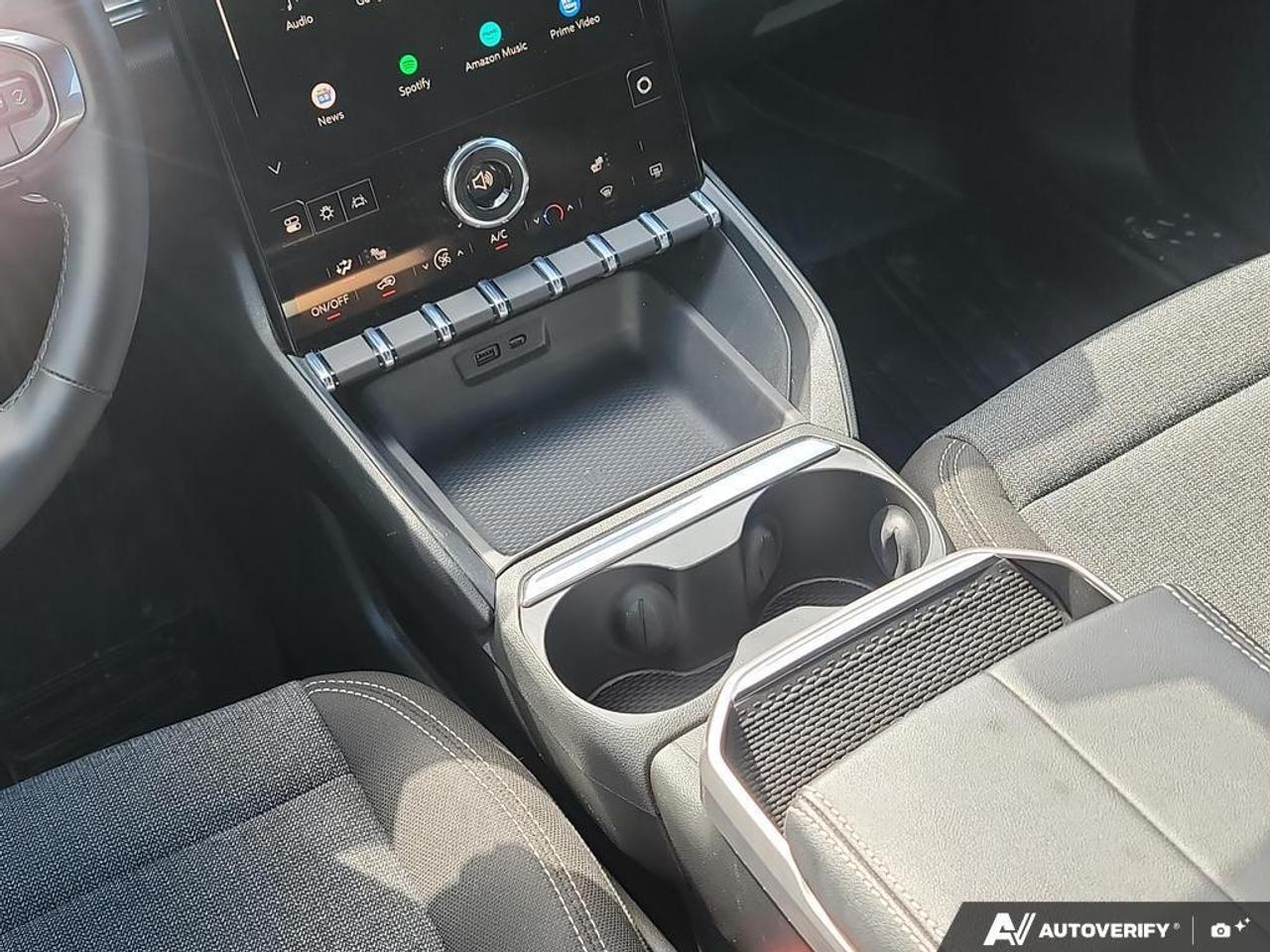 2026 GMC Terrain Elevation AWD   LOW KM   NO CLAIMS   TECH PKG Photo