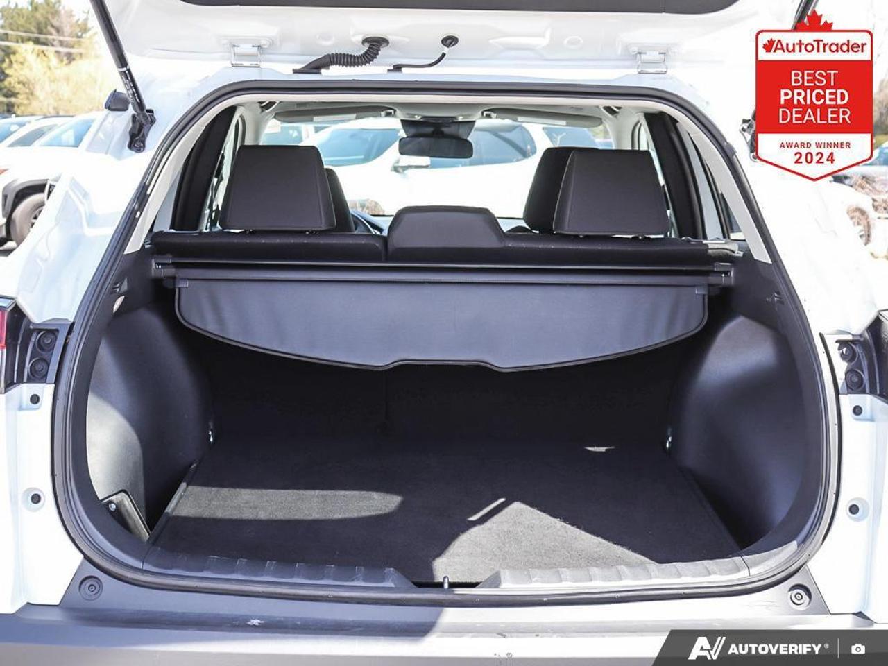 2025 Toyota Corolla Cross LE 4dr All-Wheel Drive Photo