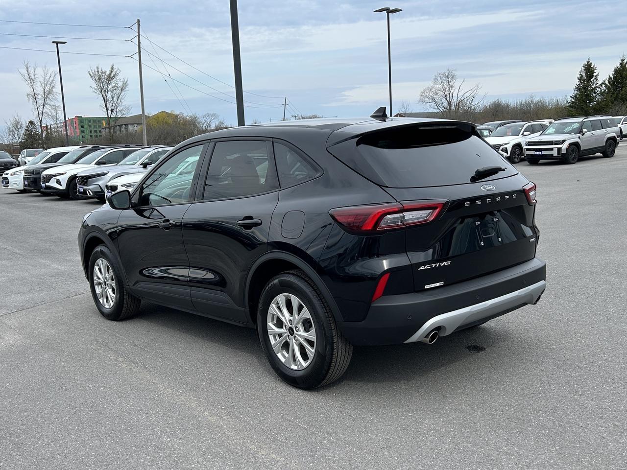 2025 Ford Escape Active AWD Photo2