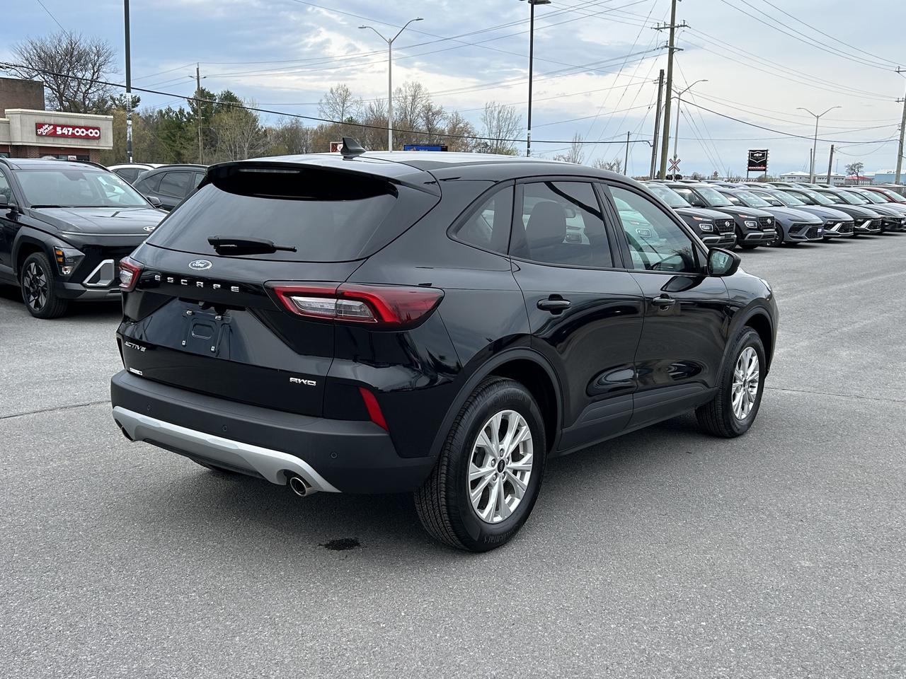 2025 Ford Escape Active AWD Photo4