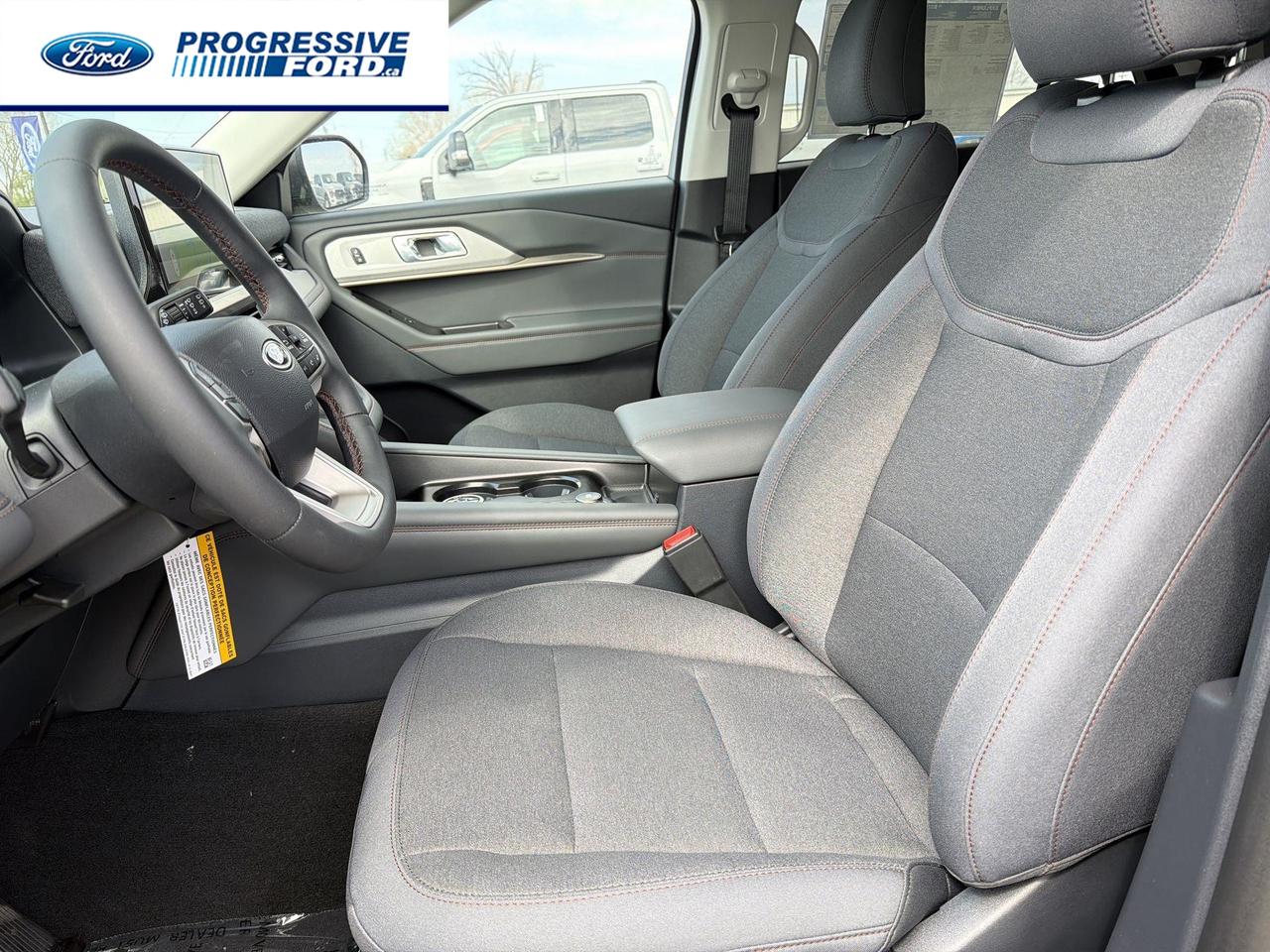 2026 Ford Explorer Active 4dr 4x4 Photo2