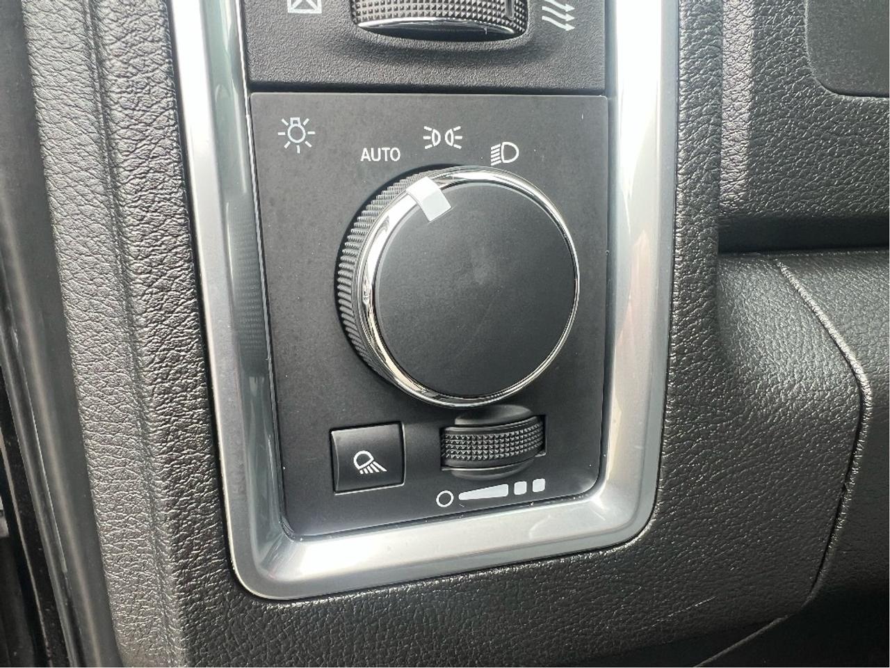 2023 RAM 1500 Classic SLT 4x4 Crew Cab 5'7  Box Photo