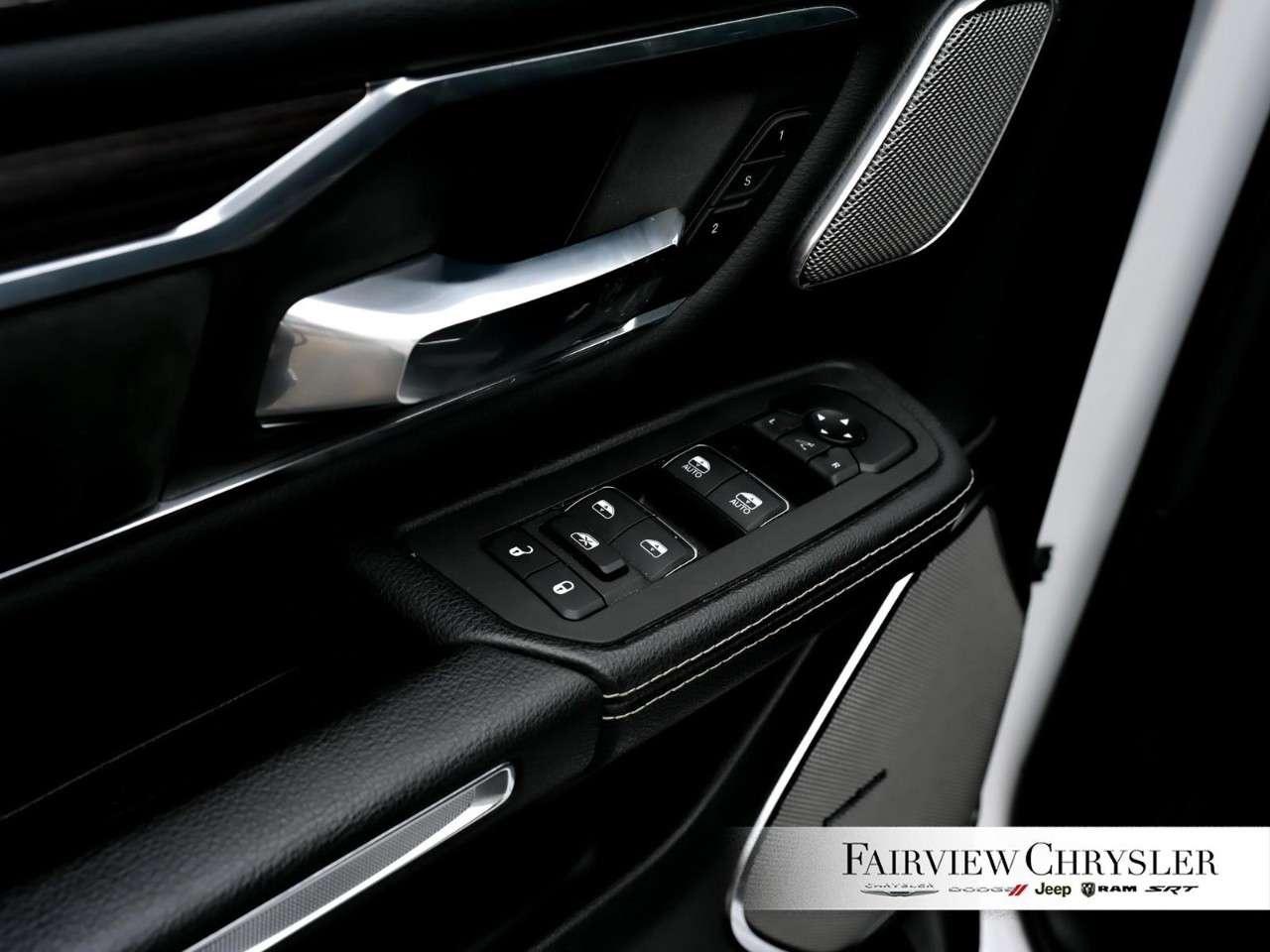 2025 RAM 1500 Laramie 4x4 Crew Cab 5'7 Box SPORT   LEVEL 2   DUAL PANO ROOF   TECH PKG   PWR BOARDS   CARPLAY Photo