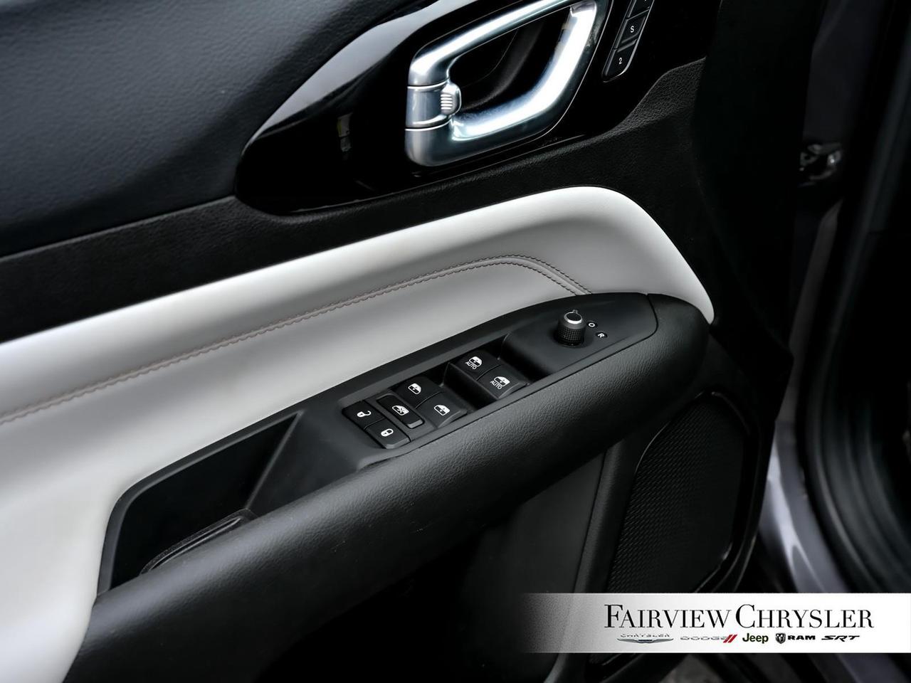 2024 Jeep Compass Limited ELITE PKG   NAV   PWR TAILGATE   CARPLAY Photo