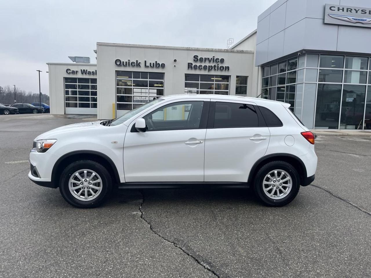 2016 Mitsubishi RVR AWD 4dr CVT SE Photo2