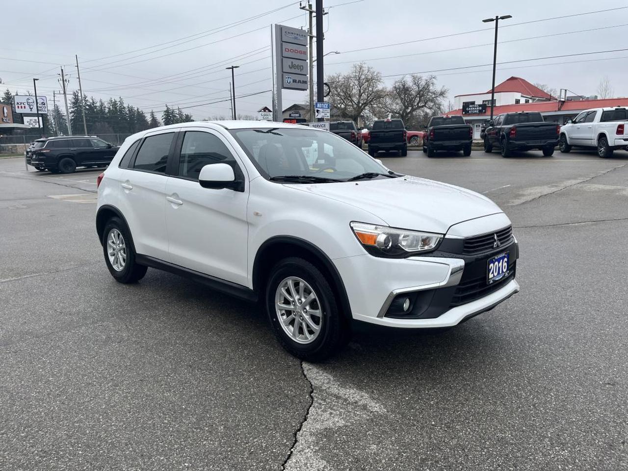 2016 Mitsubishi RVR AWD 4dr CVT SE Photo
