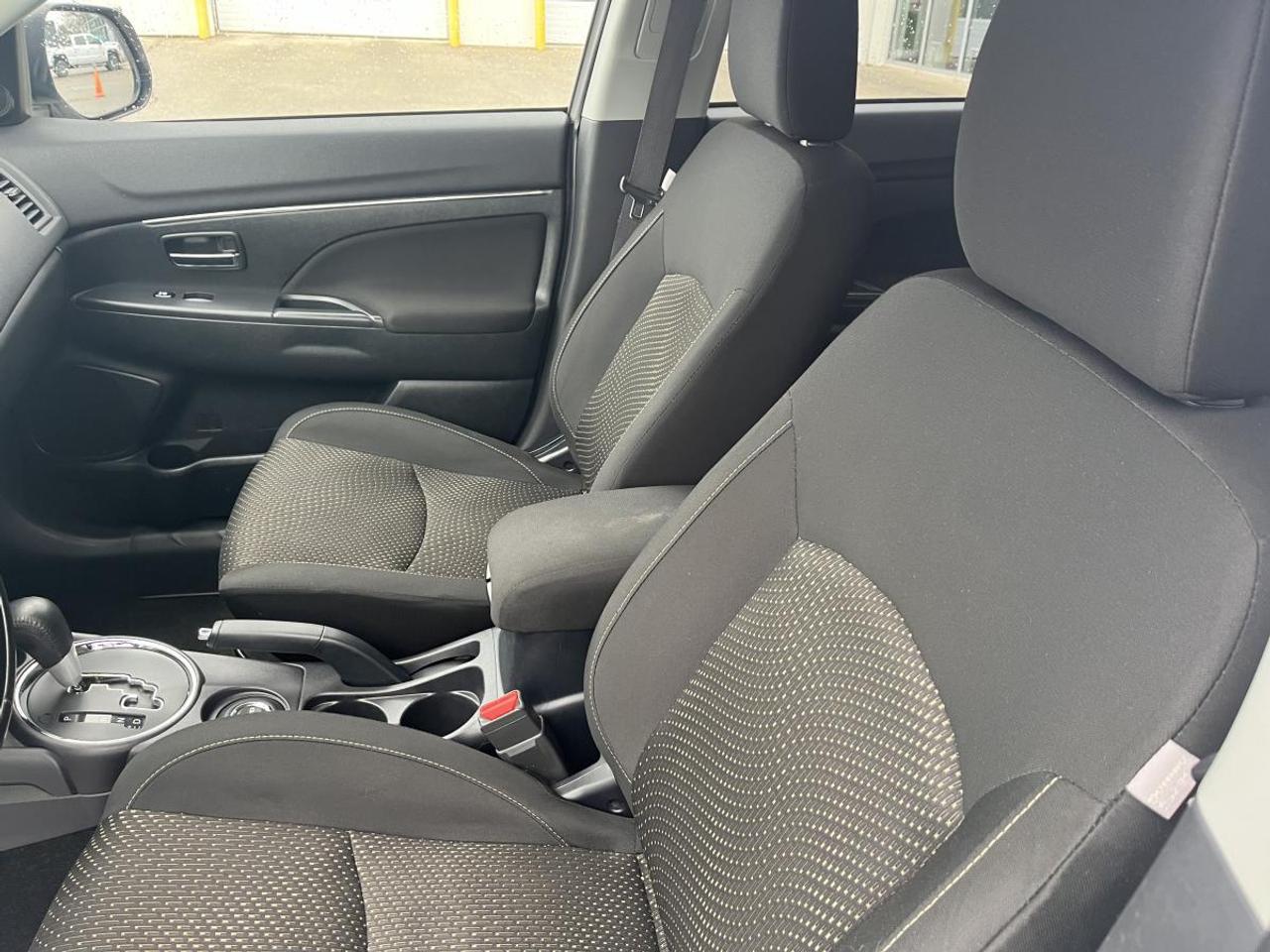 2016 Mitsubishi RVR AWD 4dr CVT SE Photo