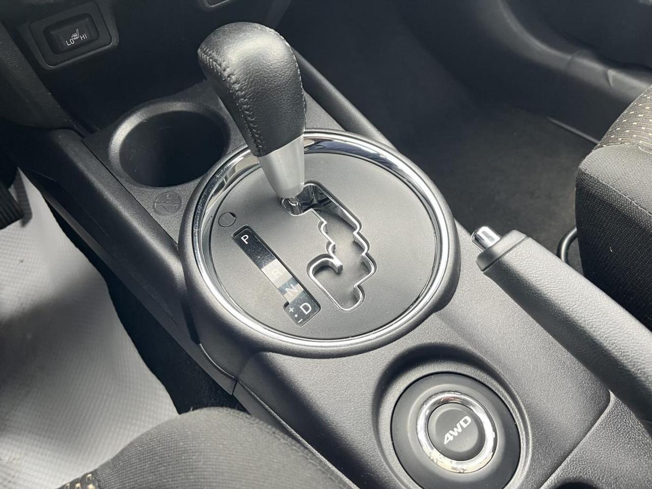 2016 Mitsubishi RVR AWD 4dr CVT SE Photo