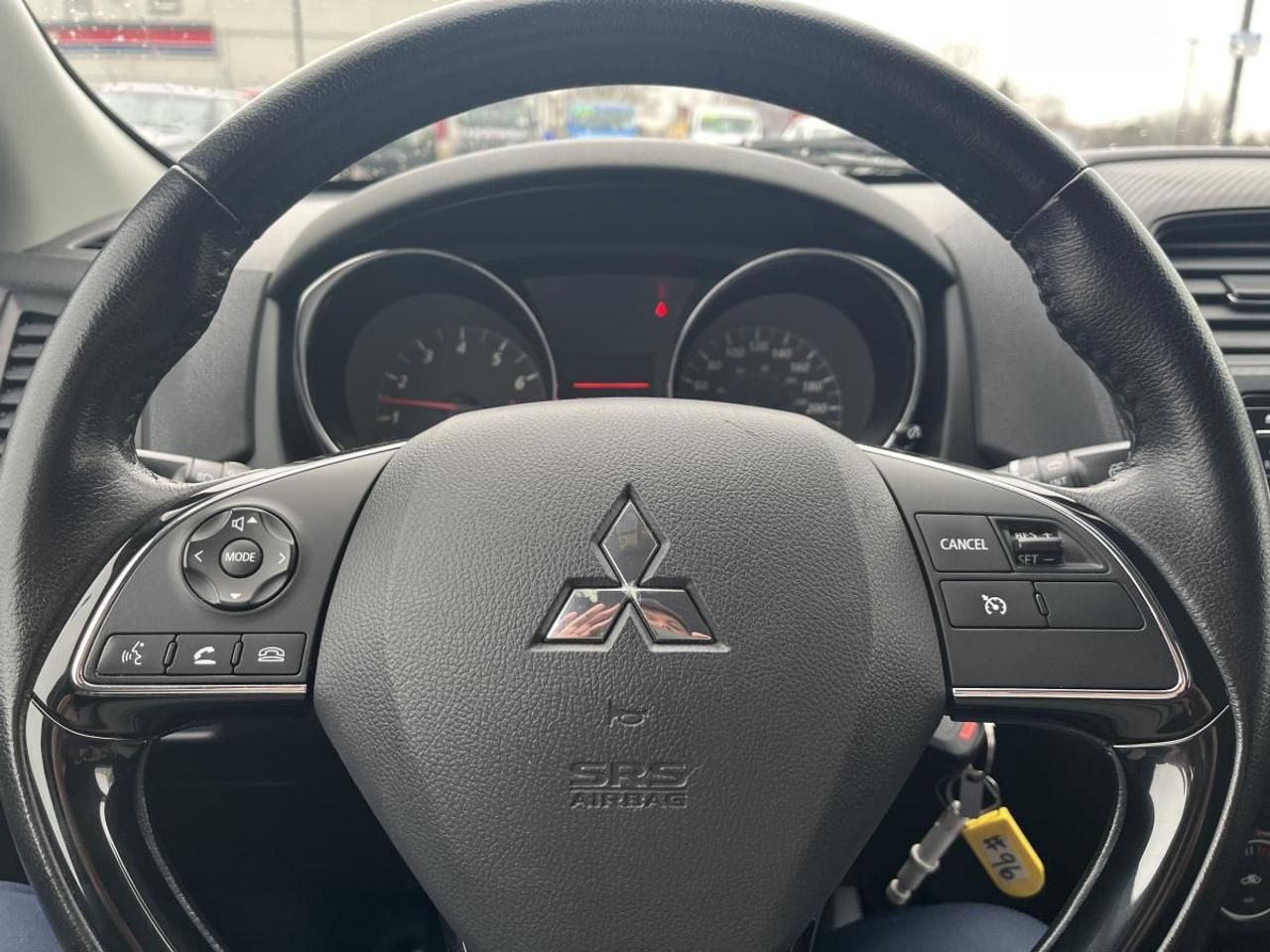 2016 Mitsubishi RVR AWD 4dr CVT SE Photo