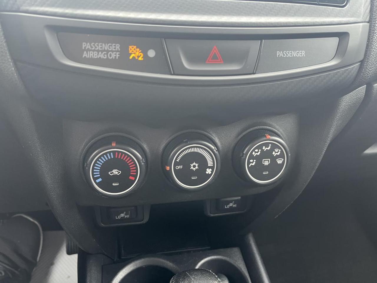 2016 Mitsubishi RVR AWD 4dr CVT SE Photo