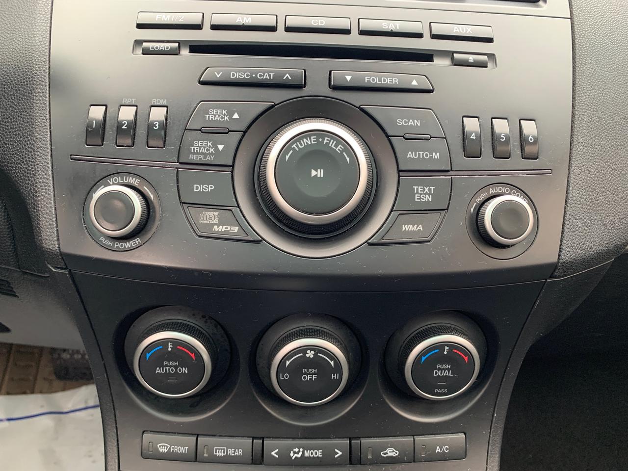 2013 Mazda MAZDA3 4dr Sdn Auto GS-SKY Photo