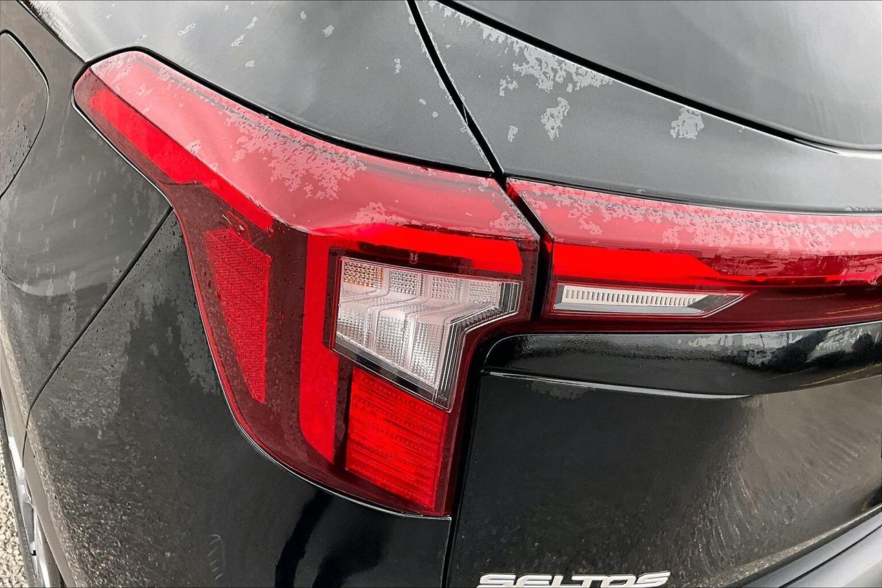 2026 Kia Seltos LX AWD   HEATED SEATS   BLIND SPOT ALERT   CARPLAY Photo