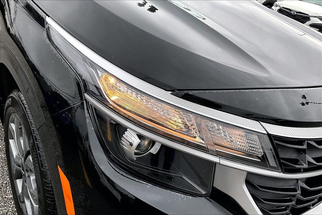 2026 Kia Seltos LX AWD   HEATED SEATS   BLIND SPOT ALERT   CARPLAY Photo