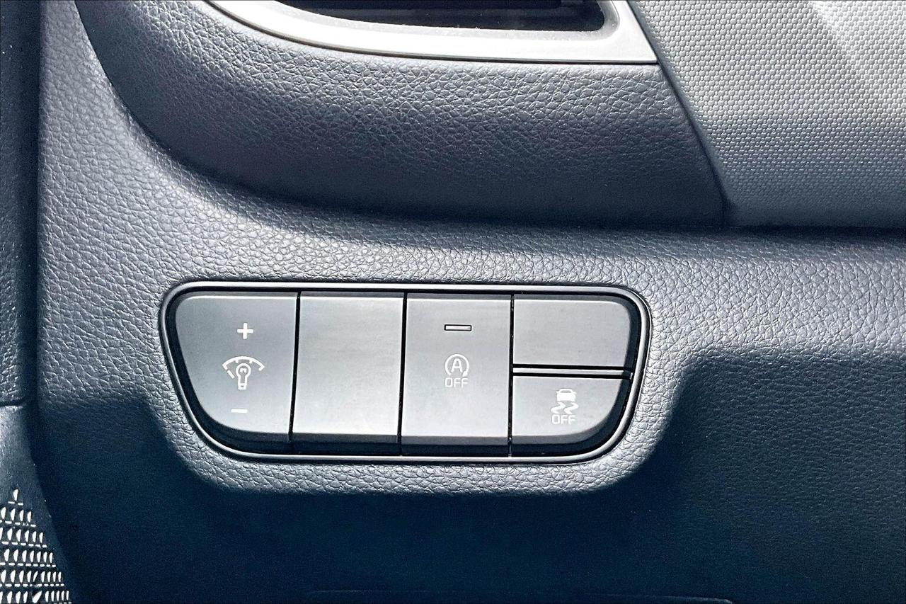 2026 Kia Seltos LX AWD   HEATED SEATS   BLIND SPOT ALERT   CARPLAY Photo