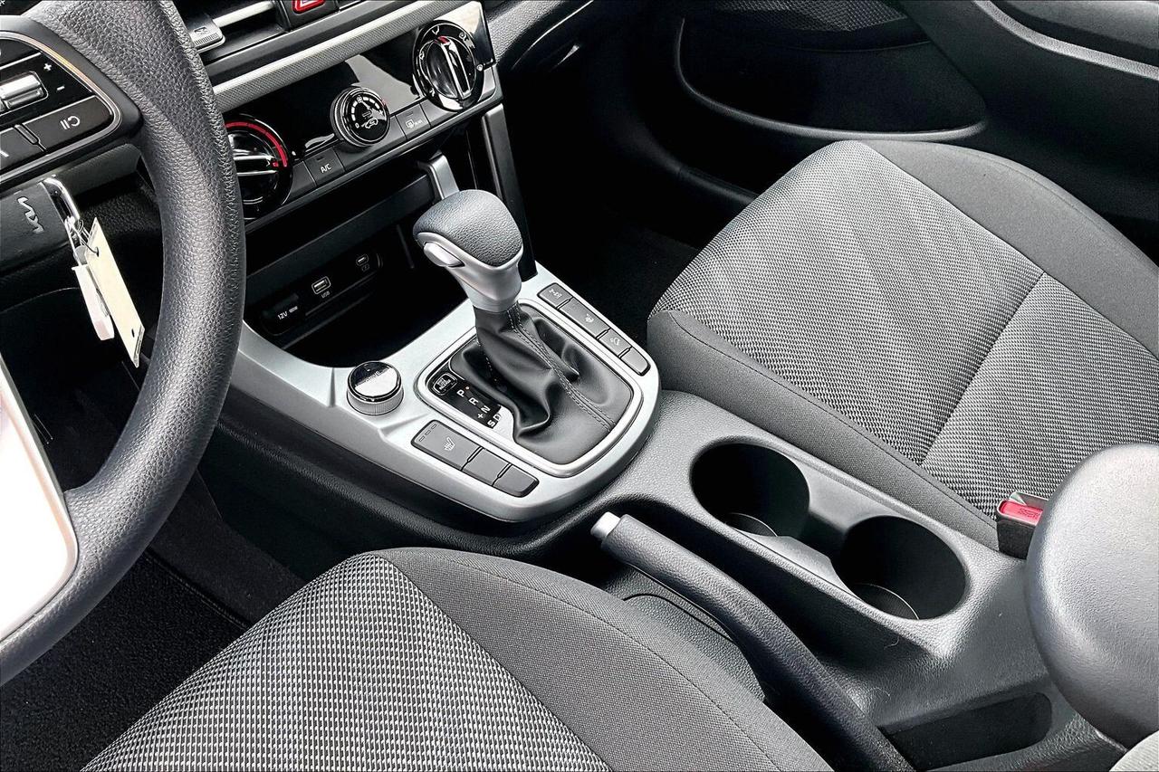 2026 Kia Seltos LX AWD   HEATED SEATS   BLIND SPOT ALERT   CARPLAY Photo