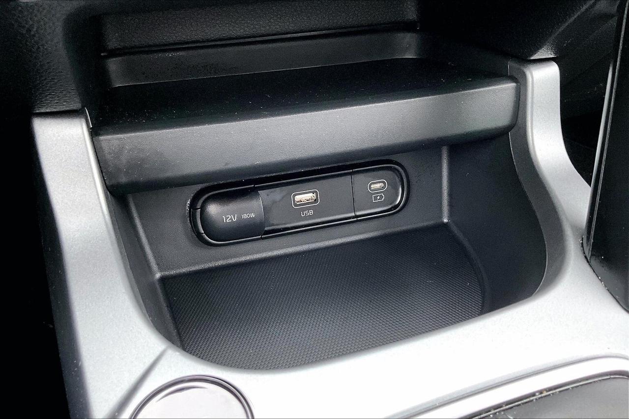 2026 Kia Seltos LX AWD   HEATED SEATS   BLIND SPOT ALERT   CARPLAY Photo