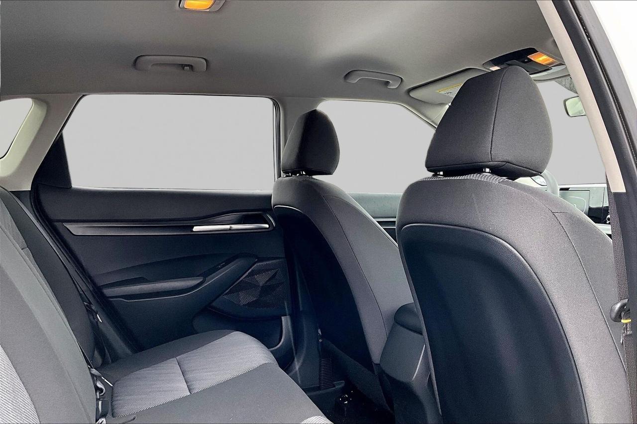 2026 Kia Seltos LX AWD   HEATED SEATS   BLIND SPOT ALERT   CARPLAY Photo