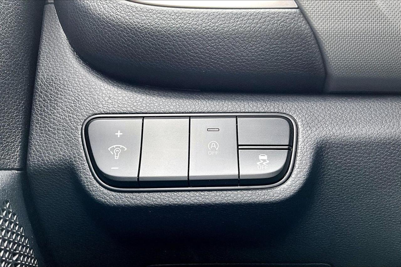 2026 Kia Seltos LX AWD   HEATED SEATS   BLIND SPOT ALERT   CARPLAY Photo
